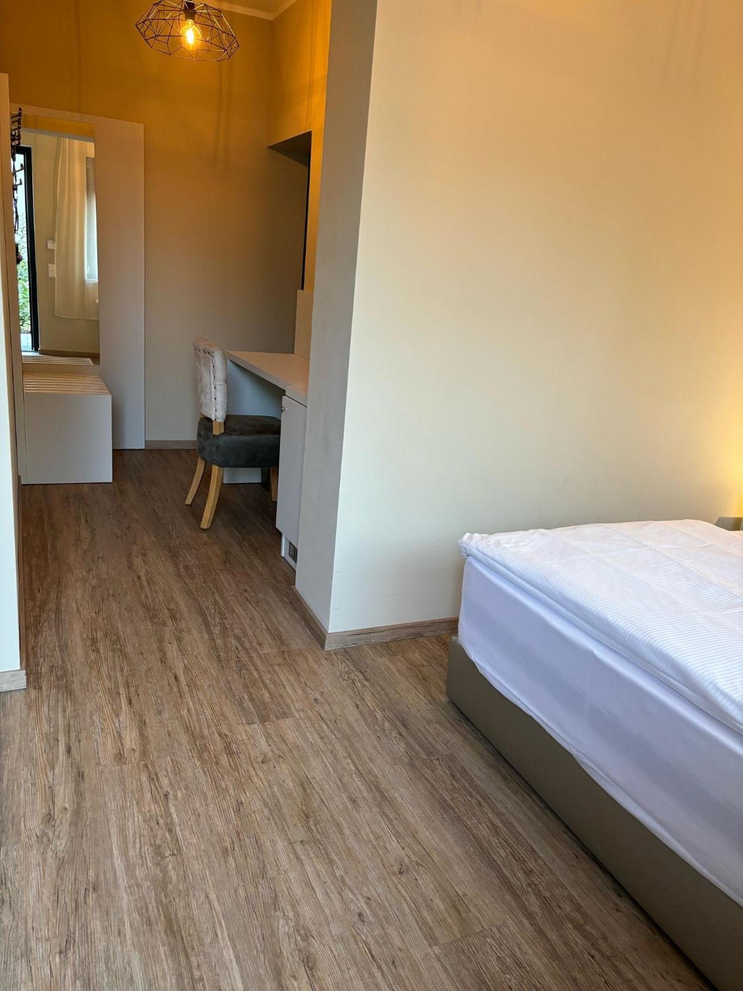 Hotel Athen Kelsterbach Frankfurt Airport Экстерьер фото