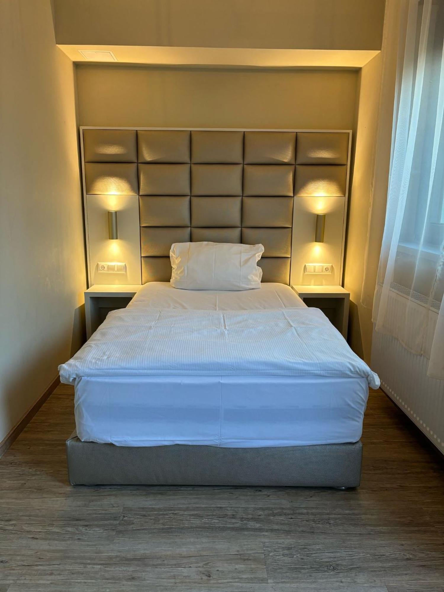 Hotel Athen Kelsterbach Frankfurt Airport Экстерьер фото